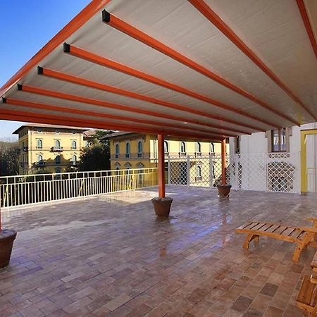 Attico Incerpi, Terrazza Sui Tetti Di Montecatini Termeアパートメント エクステリア 写真